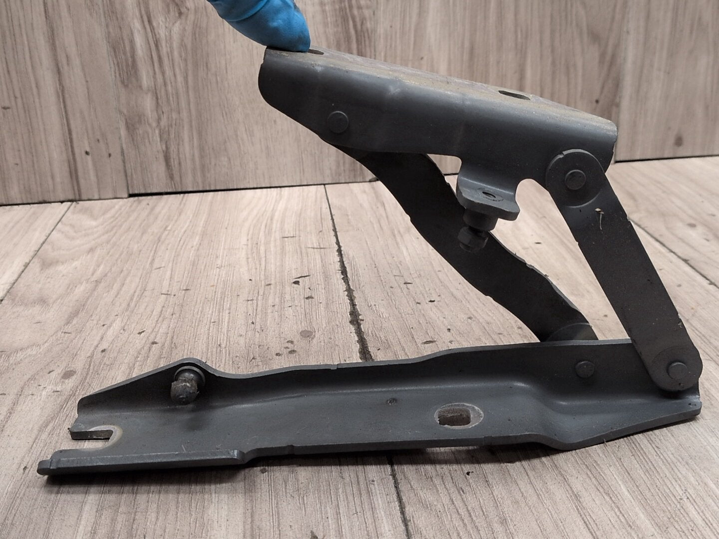 2008-2010 BMW 535i E60 Hood Bonnet Hinges SET 7120276