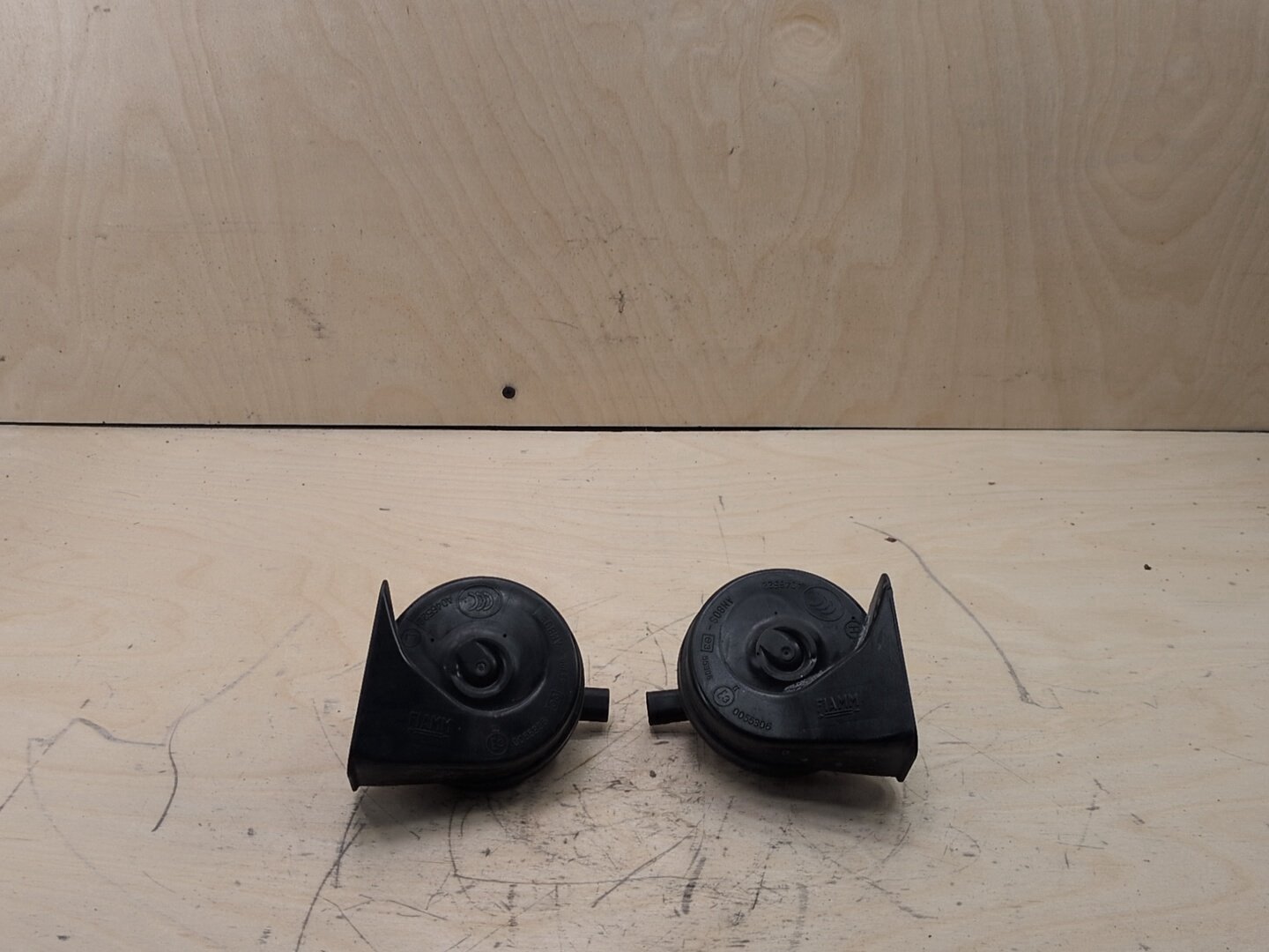 2006-2011 BMW 328i E90 Alarm Horns SET 7159420