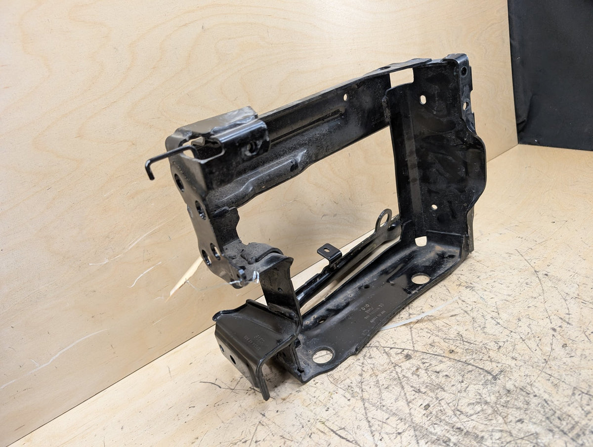 OEM BMW G20 G22 G23 G26 Front Right Passenger Radiator Reinforcement Bracket