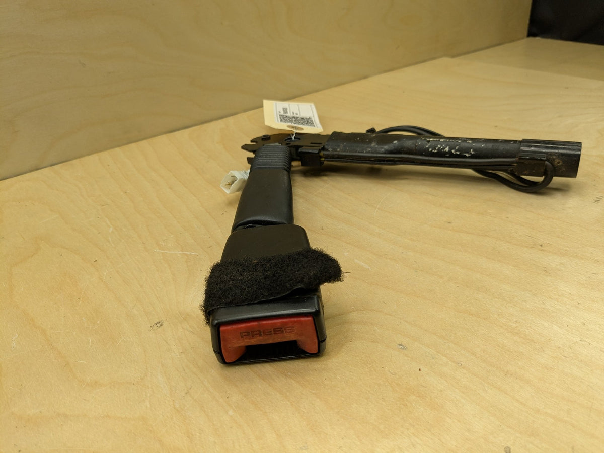 OEM BMW F30 F32 F36 F80 F82 F87 Front Right Passenger Seat Belt Buckle Tensioner