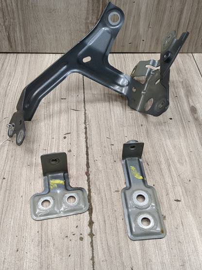 2017 - 2023 BMW M550i G30 Front Left Driver Fender Brackets SET 7349617 N63B44O2