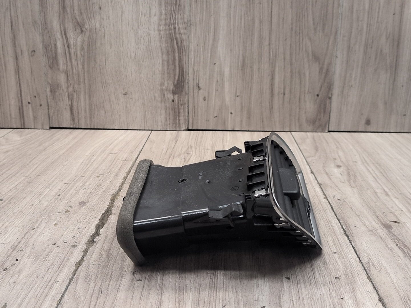 2015-2018 Audi Q3 8U Dashboard Dash Board Right Passenger Air Vent 8U1820902B