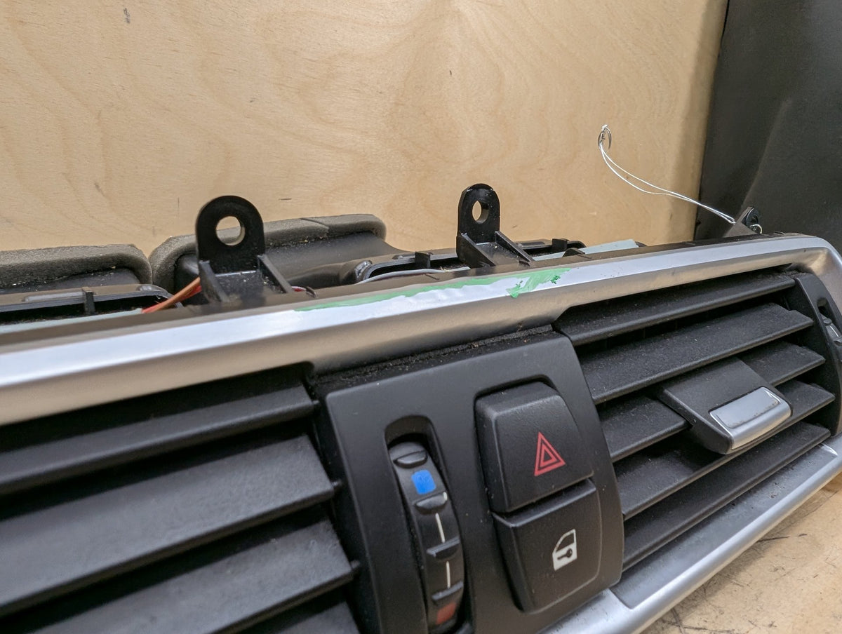 2010-2017 BMW 535i GT xDrive F07 Dashboard Dash Board Middle Center Air Vent 9142584 OEM