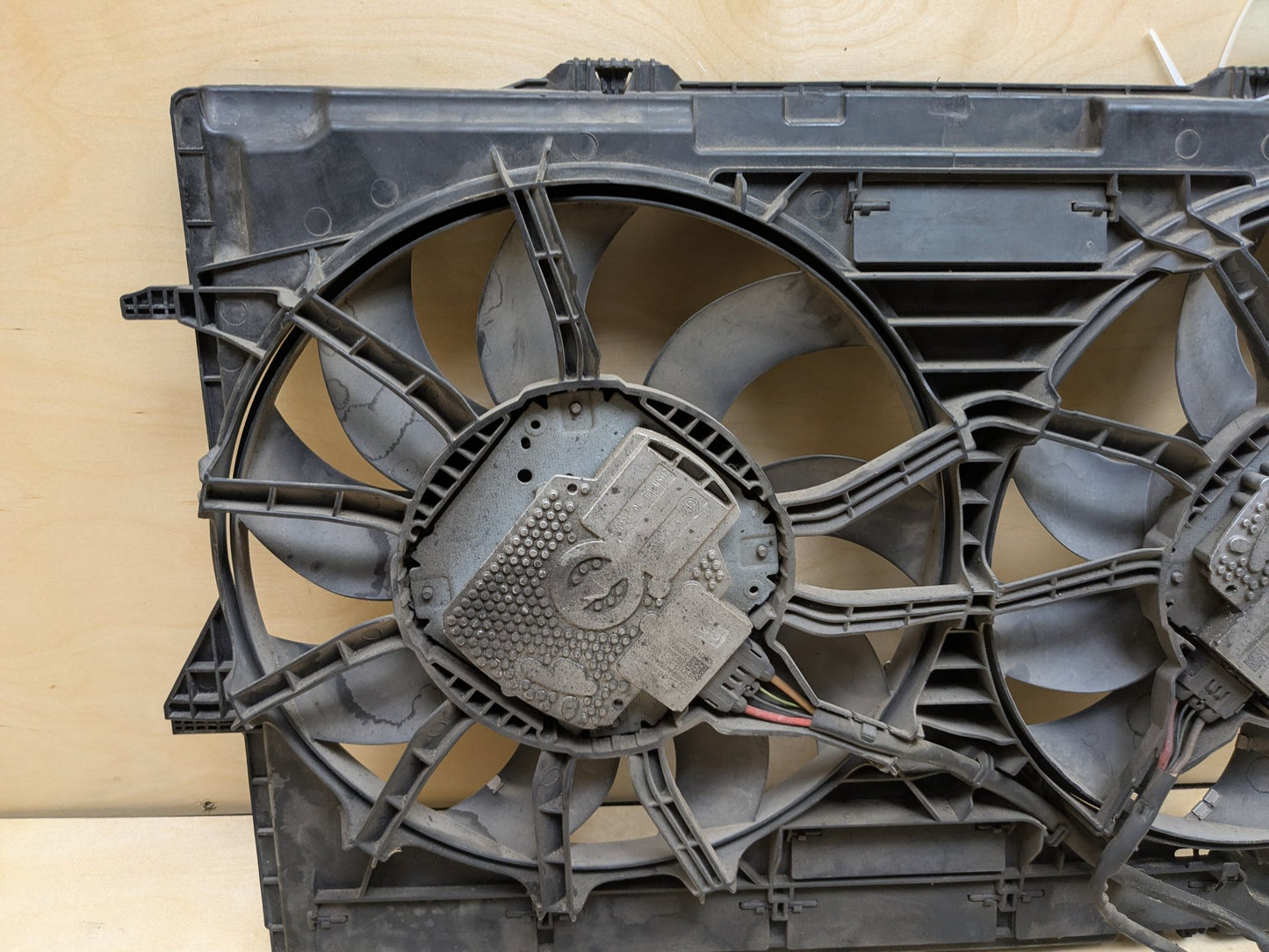 2008 - 2017 Audi S5 8T Radiator Fan Shroud Housing w/ Motor 4H0121003N