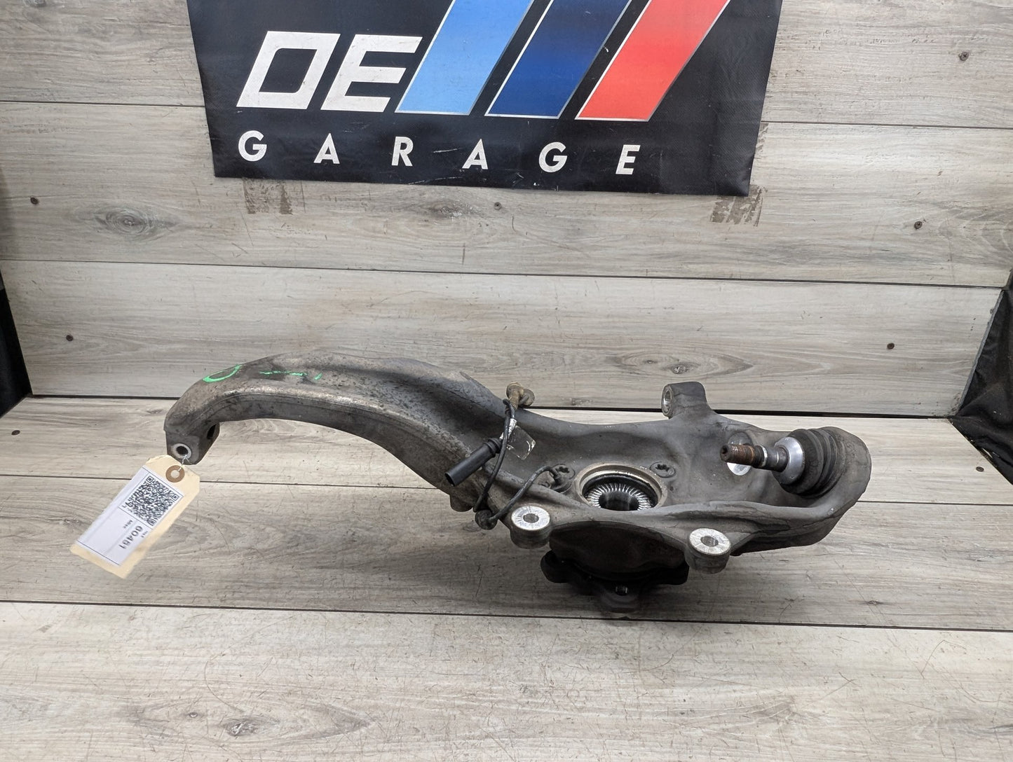 2017-2023 BMW 530i G30 Front Left Driver Spindle Knuckle w/ Bearing 6884385