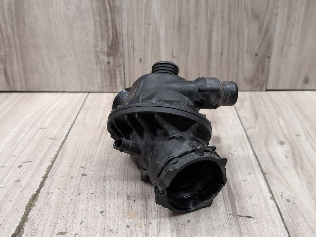 OEM BMW F15 F16 F23 F30 F32 F33 F36 Engine N55 Water Coolant Thermostat Housing