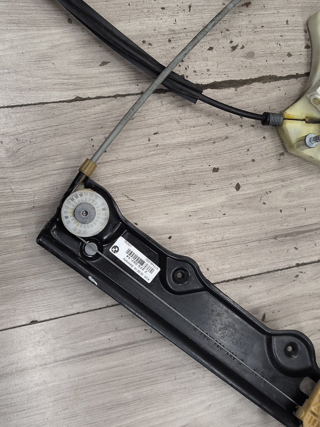 2012-2018 BMW M6 F06 Front Left Driver Door Window Glass Regulator w/ Motor 7275397