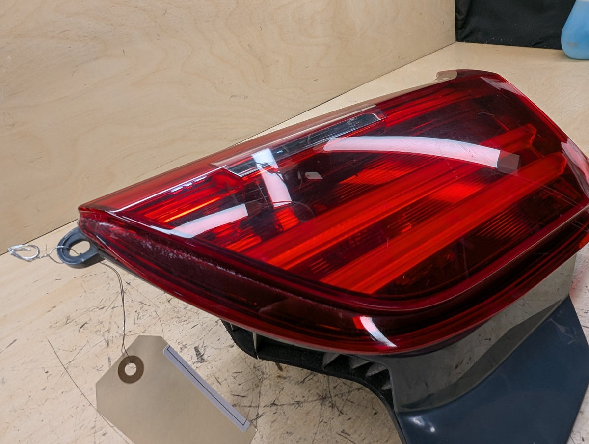 2010-2017 BMW 535i GT xDrive F07 Rear Right Passenger Inner Tail Light 7306168 OEM