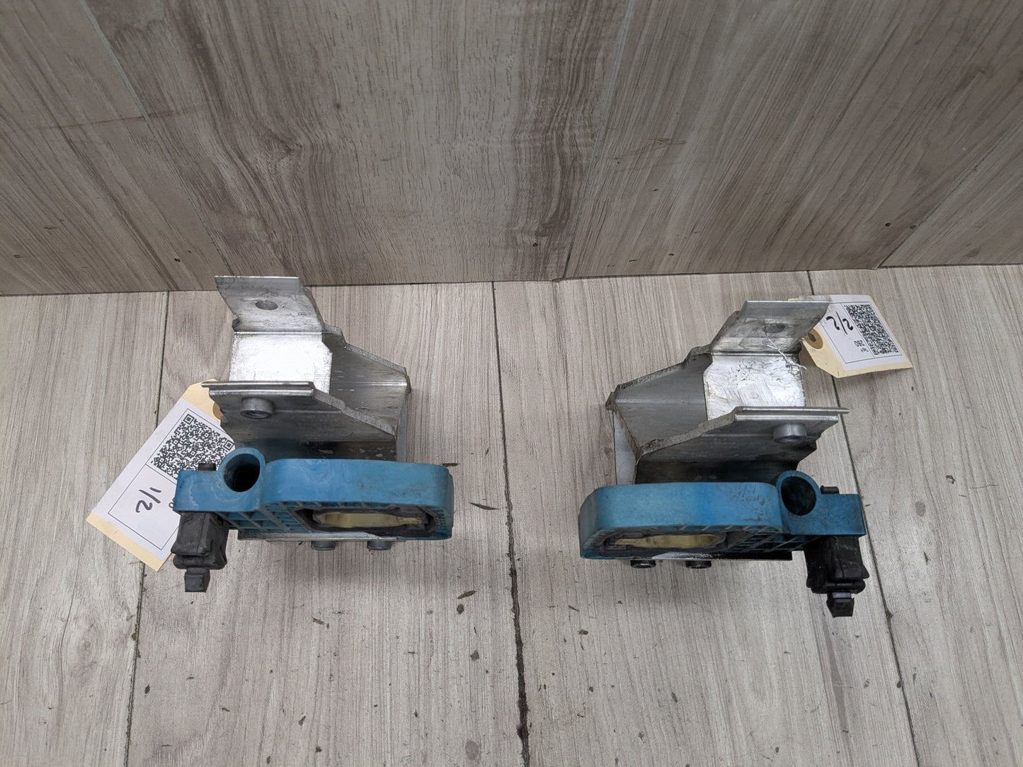 OEM BMW F90 F93 G11 G12 G16 G30 M5 Radiator Mount Support Bracket Left Right SET