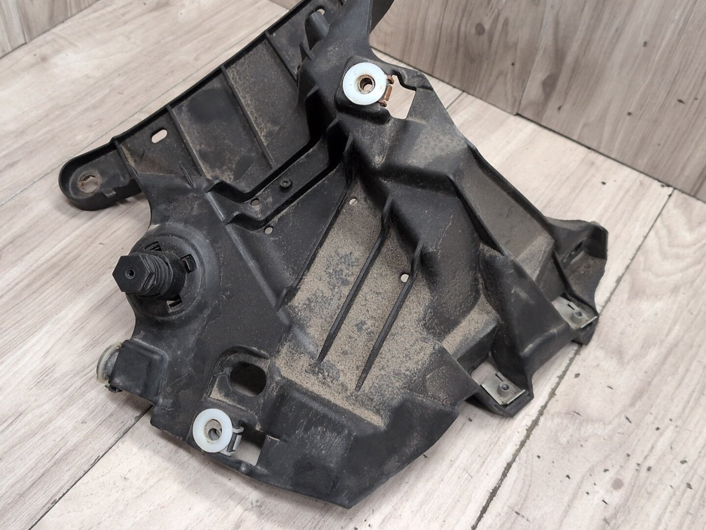 OEM BMW F15 F16 F85 F86 X5 X6 Front Left Driver Fender Mount Support Brackets