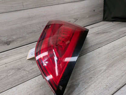 2009 - 2017 Audi Q5 8R Rear Right Passenger Outer Tail Light 8R0945094D EA888