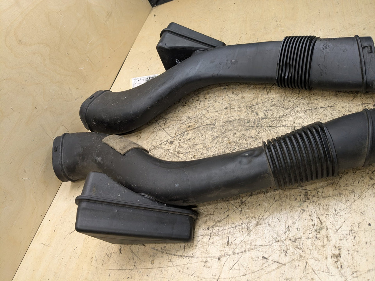 2018-2023 BMW M550i G30 Left Right Brake Air Ducts SET 8613149 OEM