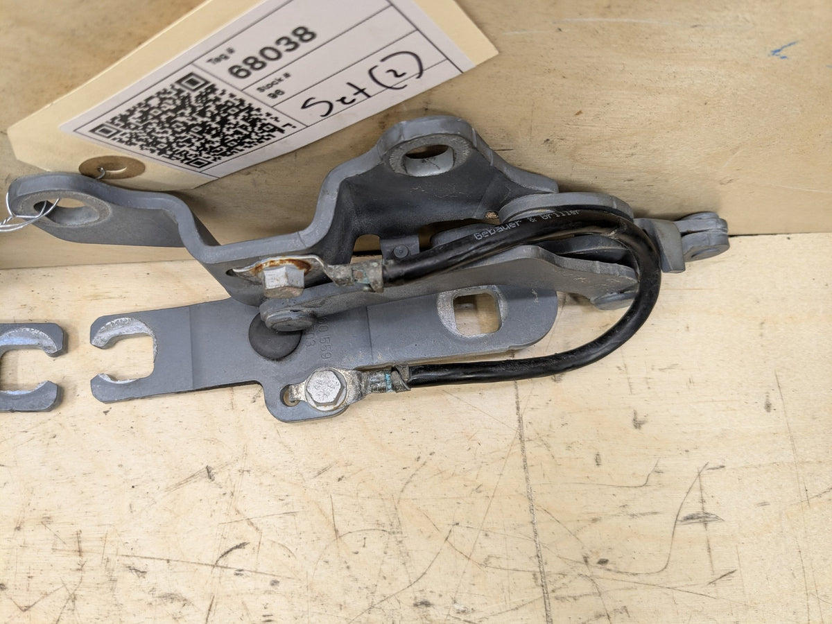 2008-2013 BMW 135i E88 Hood Bonnet Hinges SET 7060559 OEM