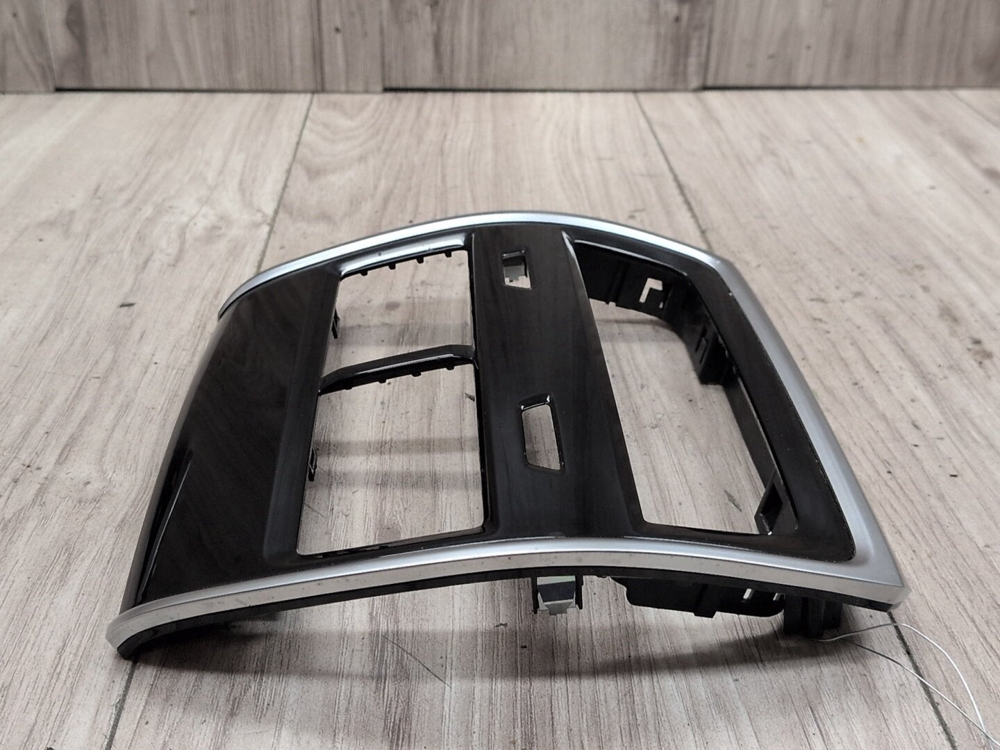 2019 - 2026 BMW X5 G05 Rear Center Console Air Vent Grille 9399966 N63B44M3