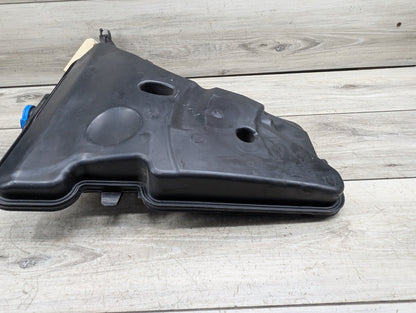 OEM BMW G12 G30 540 M550 750 M760 Windshield Wiper Washer Reservoir Tank Pump