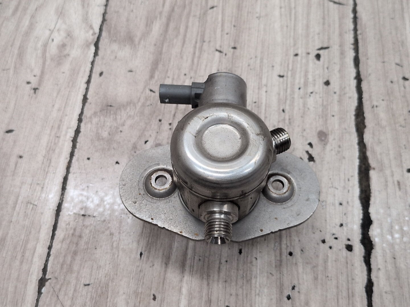 OEM BMW F06 F10 F13 F15 F16 F85 X5 Engine N63 S63 HPFP High Pressure Fuel Pump