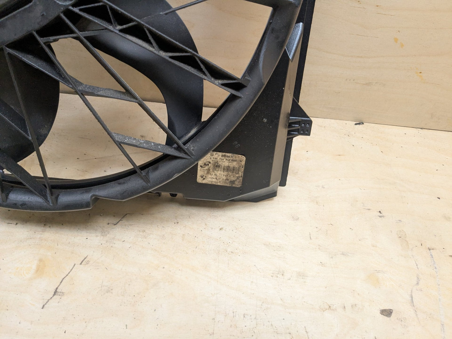 2007-2013 BMW 328i E93 Radiator Fan Shroud Housing w/ Motor 5A3F107