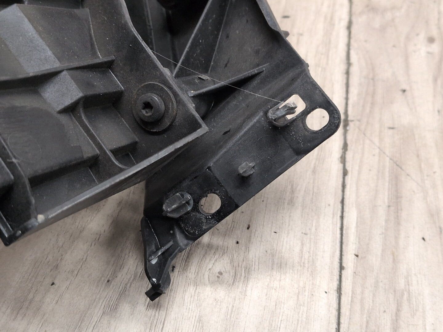 08-17 OEM Audi S5 8T Left Right Driver Passenger Headlight Bracket 89392979