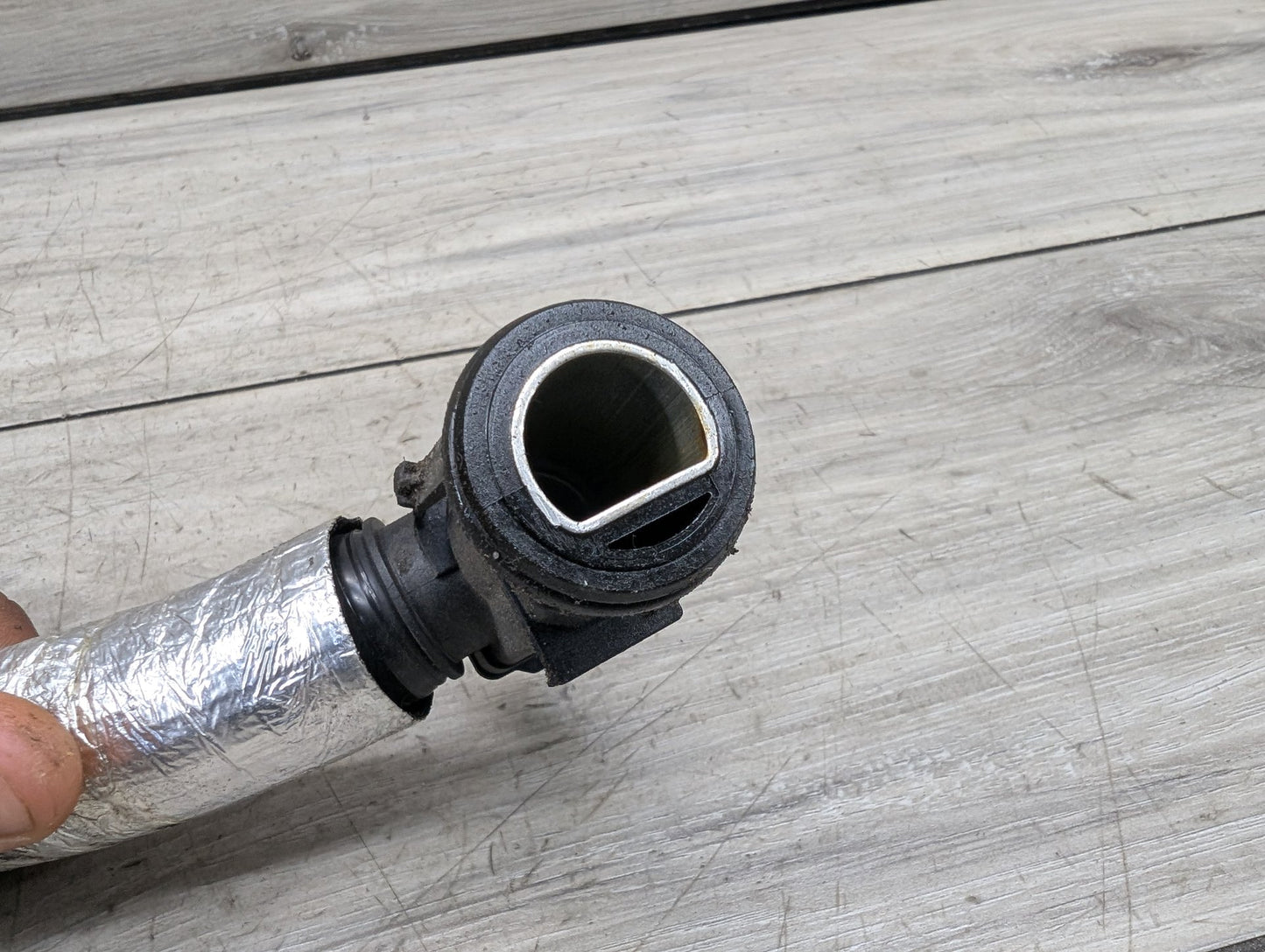2018 - 2022 BMW X3 G01 Engine Motor Air Duct Tube Hose 7637521 B58B30M0