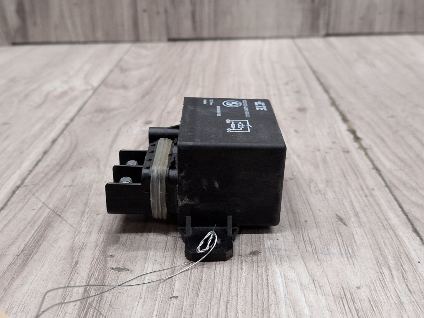 2019 - 2026 BMW X5 G05 Cooling Fan Relay Module 6836504 N63B44M3