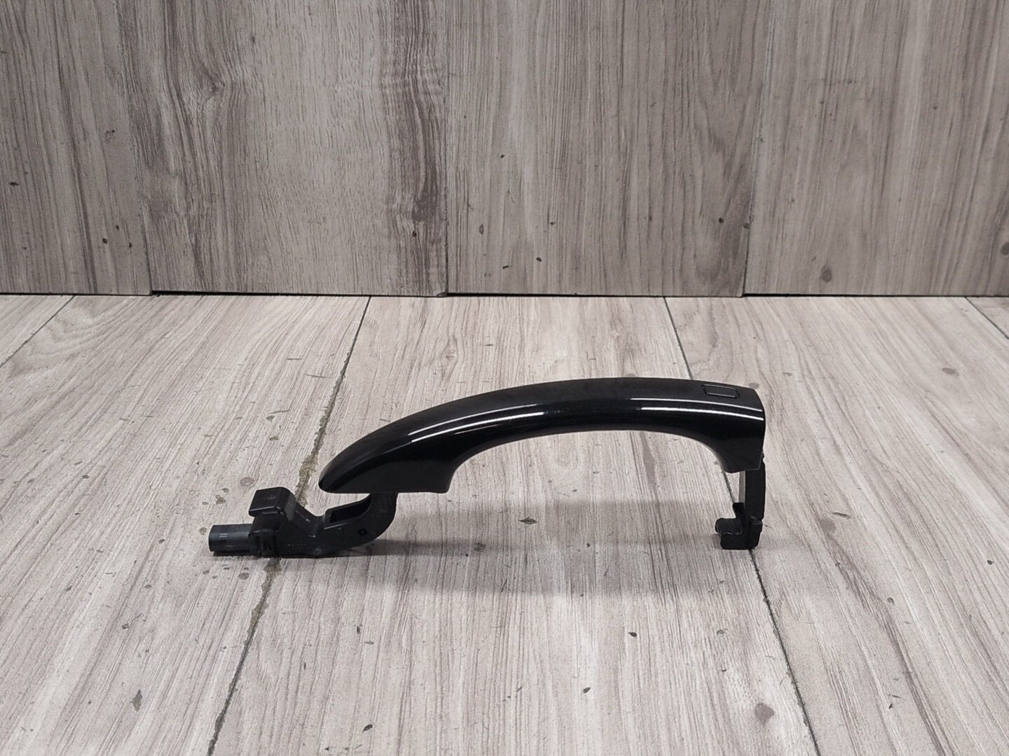 2015-2018 Audi Q3 8U Front or Rear Left Driver Exterior Door Handle w/ Comfort Access 8T0837205A