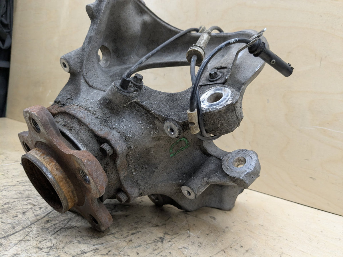 2016-2019 BMW 740i G12 Rear Right Spindle Knuckle w/ Bearing 6861136 OEM