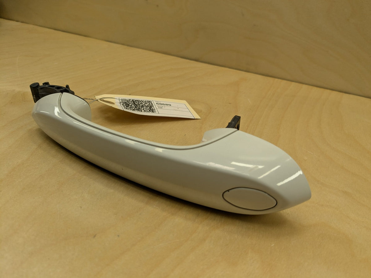 2019 BMW X3 G01 Front Left Driver Exterior Door Handle 7470567 OEM