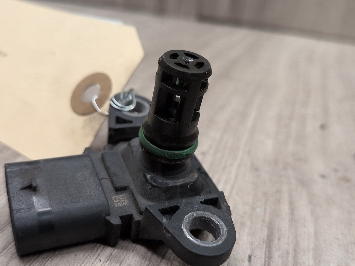 2013 - 2019 BMW 750i F01 Manifold Absolute Pressure (MAP) Sensor 7599042 N63B44O1