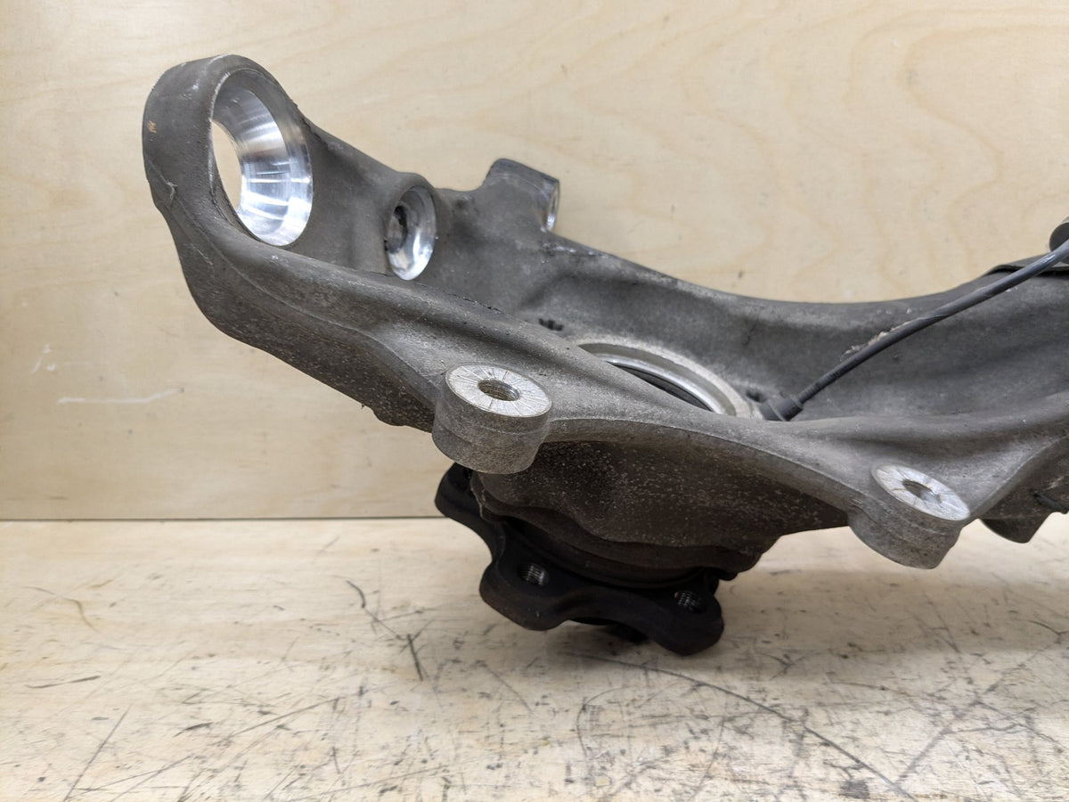 2018-2023 BMW M550i G30 AWD Front Right Spindle Knuckle w/ Bearing 6884386
