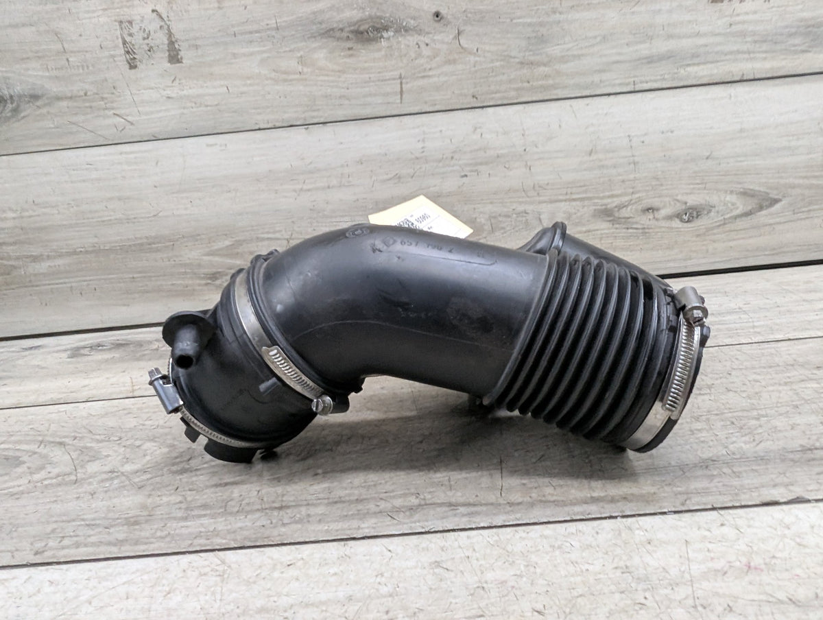 2006-2011 BMW 328i E90 Engine Motor Air Duct Tube Hose 7536004