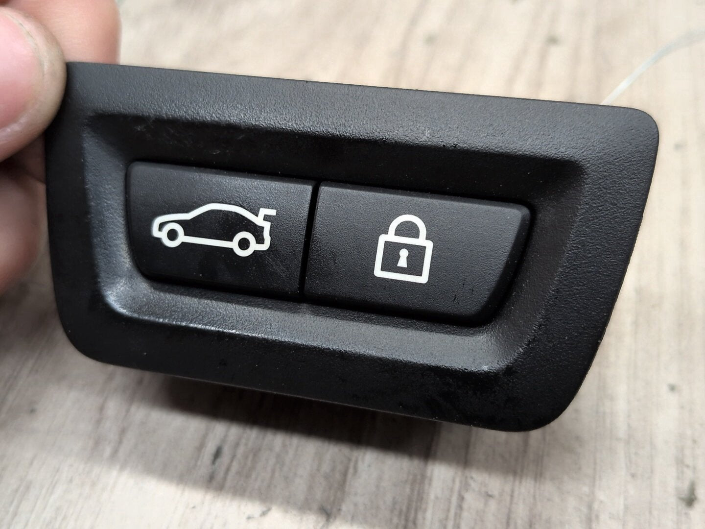 2014 - 2018 BMW X5 F85 Liftgate Trunk Lid Lock Unlock Switch 9275121 S63B44T2