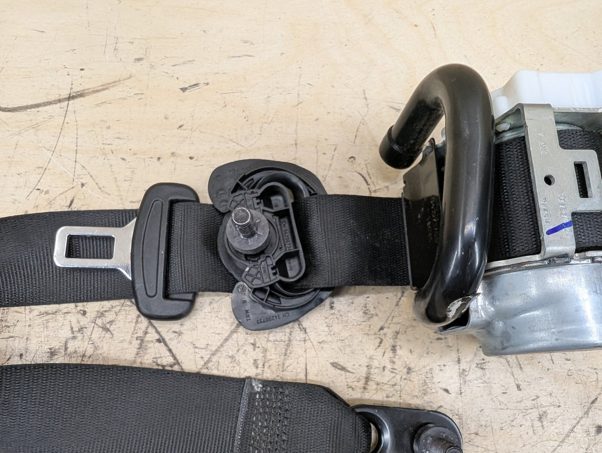 19-25 OEM BMW F95 G05 X5 X5M REAR Right Passenger 2nd Row Seat Belt Retractor