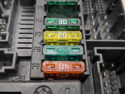 04-10 BMW X3 E83 BCM Fuse Relay Power Junction Distribution Box Module