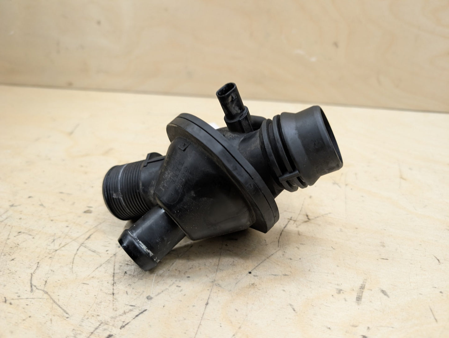 OEM BMW F10 F15 F22 F25 F30 F32 Engine N20 N26 Water Coolant Thermostat Housing