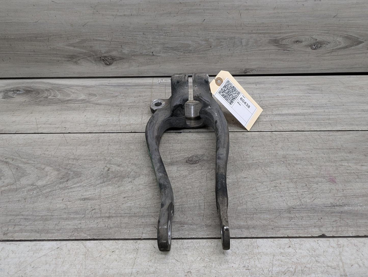 2017-2023 BMW 530i G30 Front Left Driver Spring Strut Shock Absorber Bracket 6861199