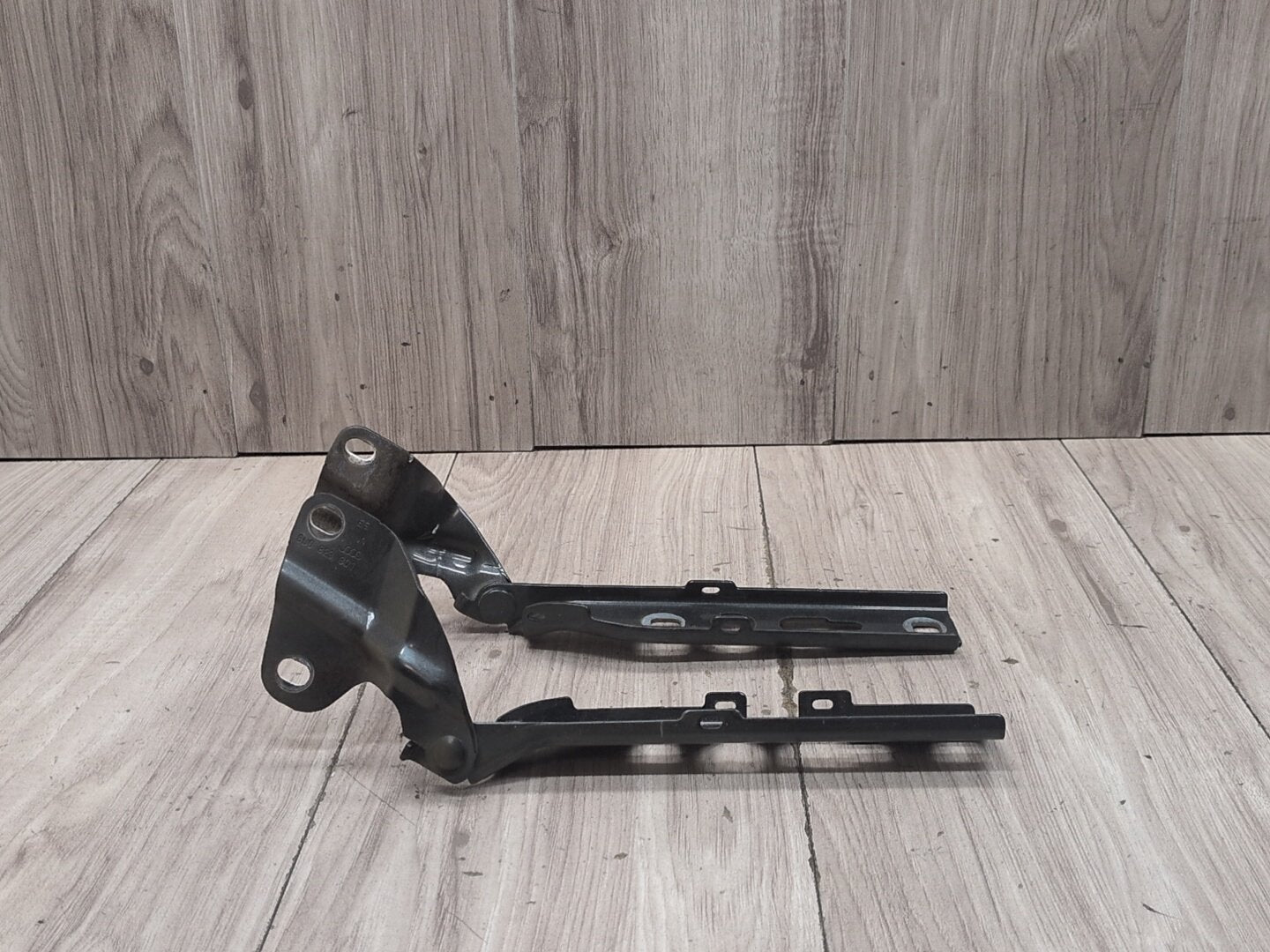2015-2018 Audi Q3 8U Hood Bonnet Hinges SET 8U0823302