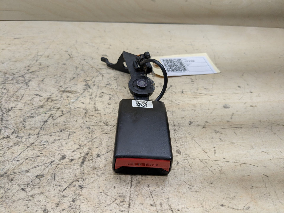 OEM BMW F90 M5 G30 530 540 M550 Rear Right Passenger Seatbelt Seat Belt Buckle