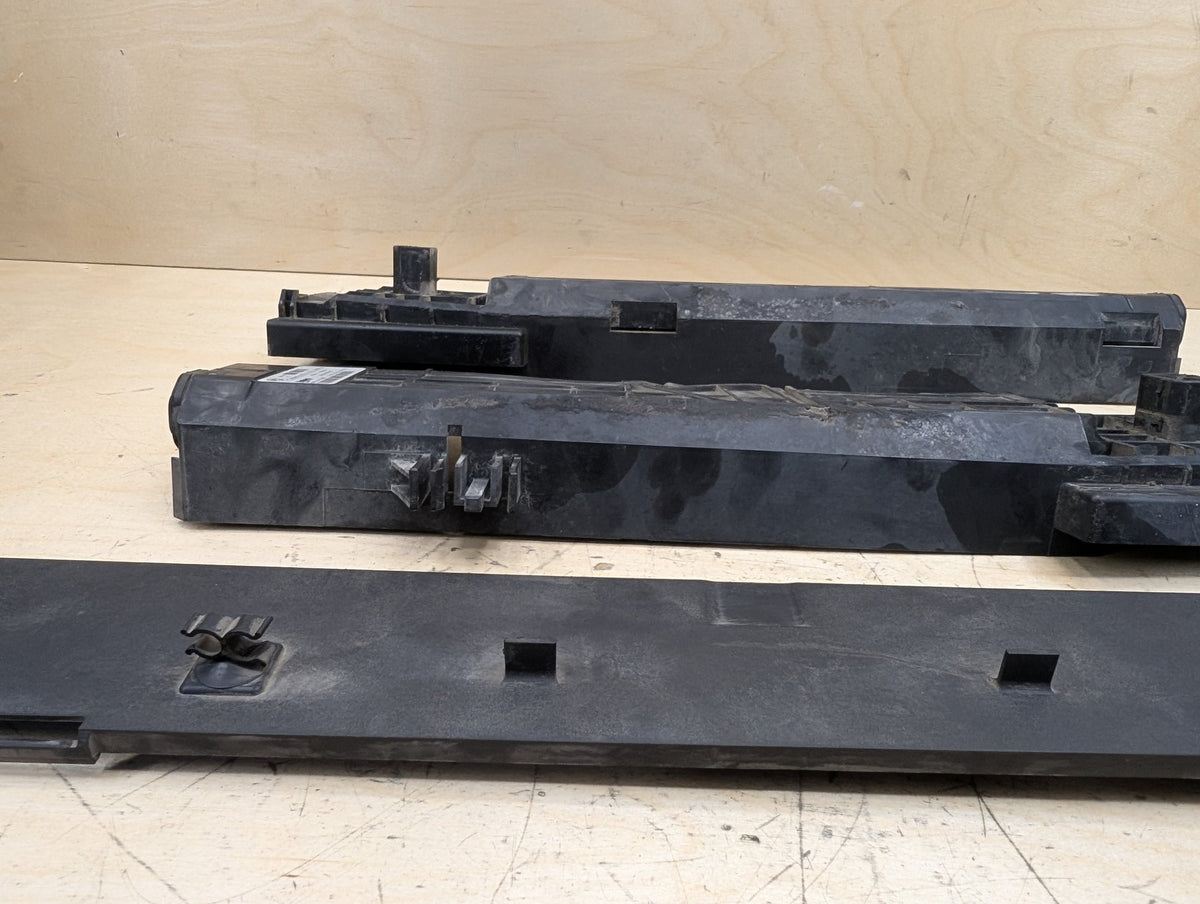 2012-2018 BMW 320i F30 Cooling Radiator Brackets SET 7600904 OEM