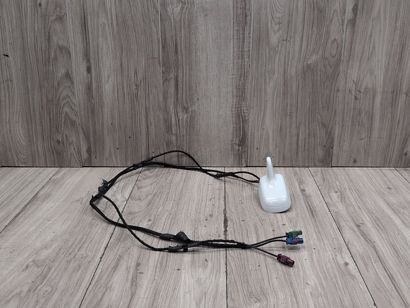 2010-2016 Audi S4 B8 Roof Shark Fin Radio Antenna Module 8K5035503C OEM