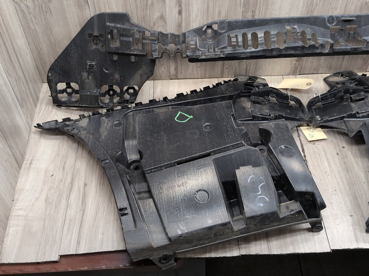 OEM BMW F90 M5 G30 M550 M Sport REAR Center Middle Reinforcement Bracket Mount