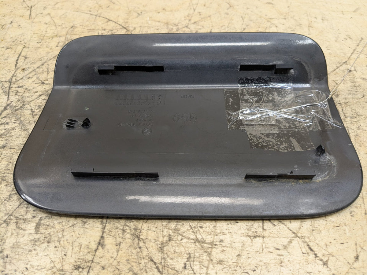 17-23 OEM BMW F90 G30 530 540 M550 M5 Fuel Gas Tank Flap Lid Cover