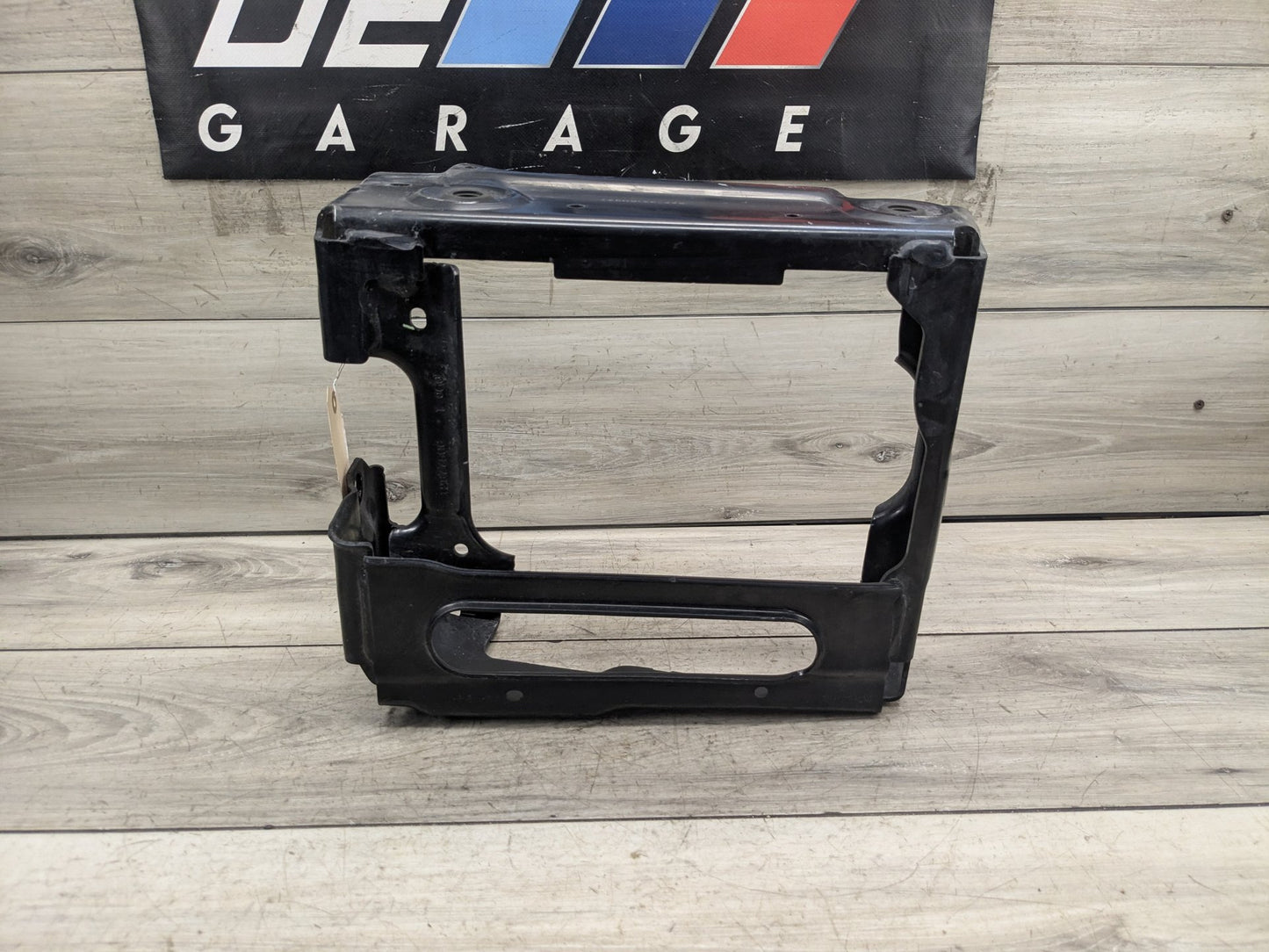 OEM BMW G01 G02 F97 X3 X4 Front Right Passenger Radiator Reinforcement Bracket