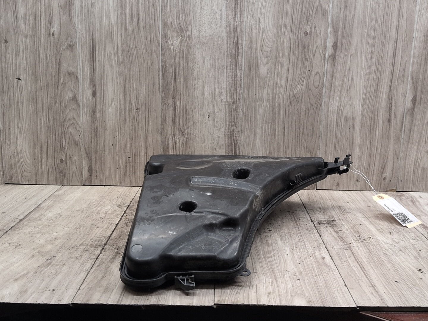 OEM BMW G12 G30 540 M550 750 M760 Windshield Wiper Washer Reservoir Tank Pump