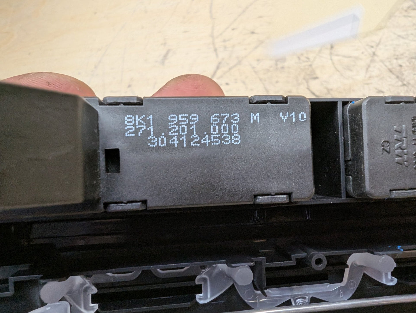 2011-2017 Audi RS5 8T Radio Receiver Operating Traction Switch 8K1959673M