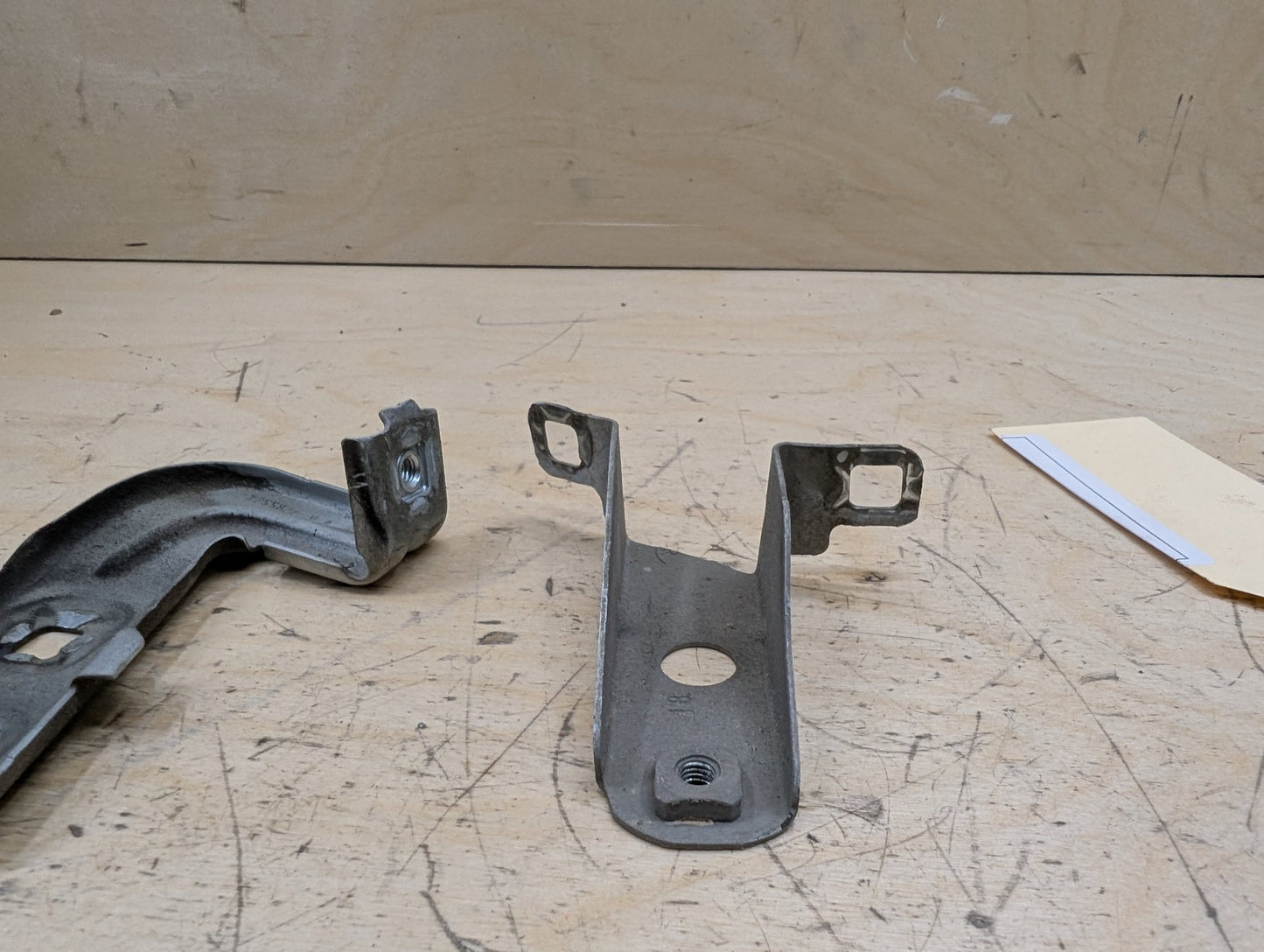 15-20 OEM BMW F80 F82 F83 M3 M4 Left Driver Fender Bracket Mount Carrier SET