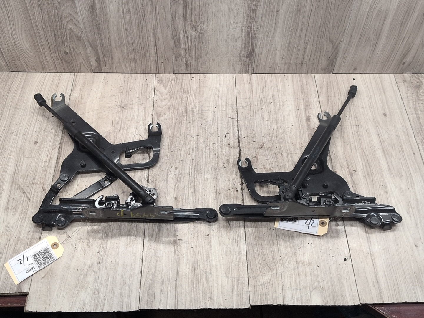 2014 - 2018 BMW X5 F85 Hood Bonnet Hinges SET 7294530 S63B44T2
