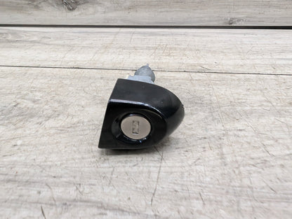 2011 BMW 328i E90 Front Left Driver Key Lock Mechanism w/ Key 7162427