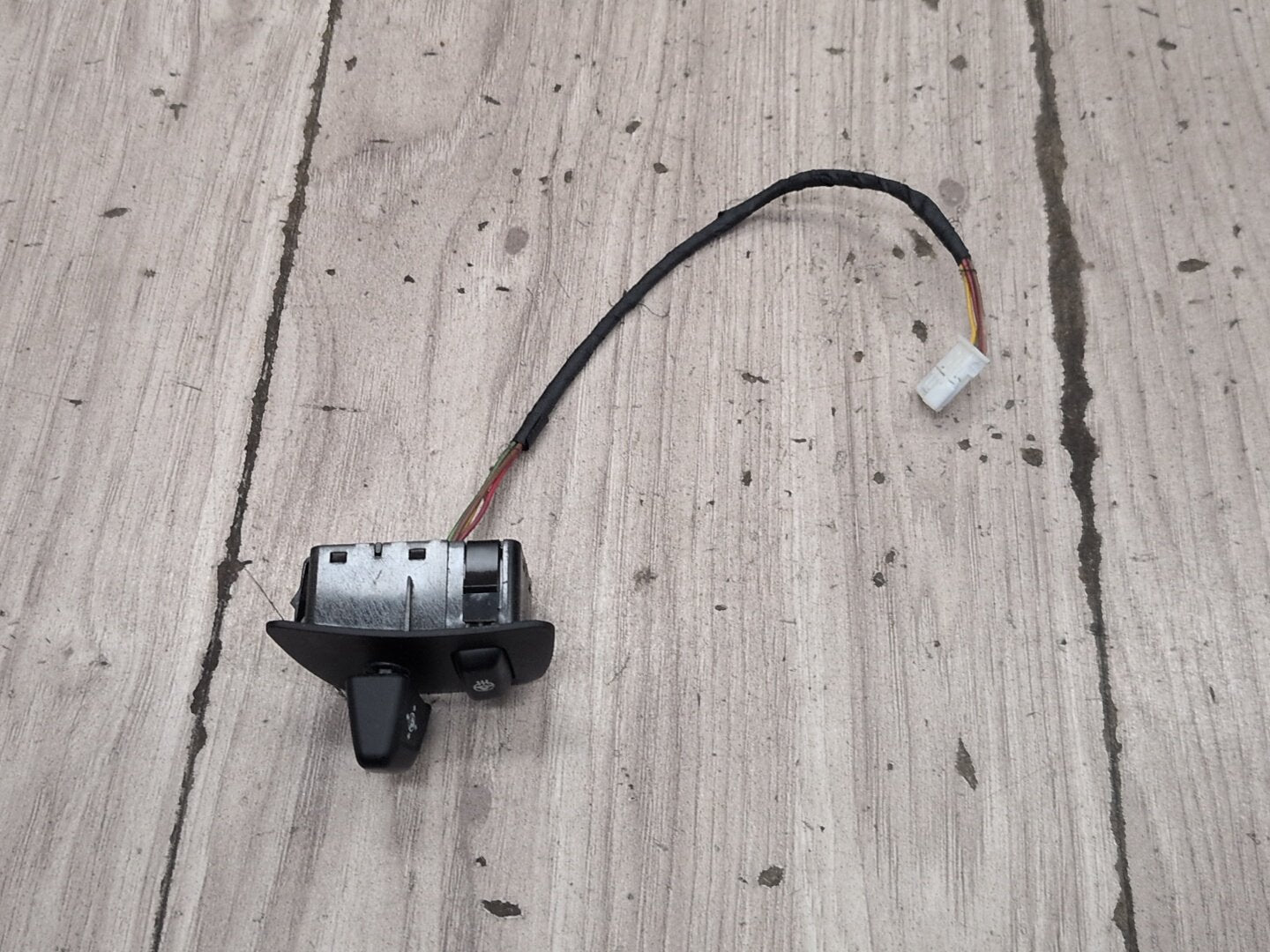 2012-2018 BMW M6 F06 - Steering Wheel Heater Switch PN: 9188878
