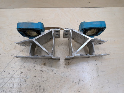 OEM BMW F90 F93 G11 G12 G16 G30 M5 Radiator Mount Support Bracket Left Right SET