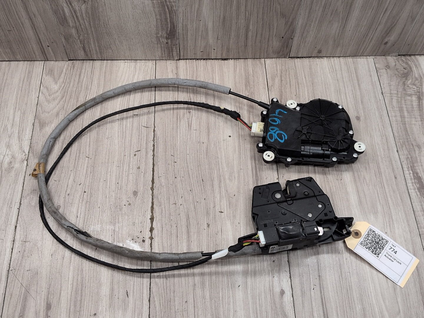 09-15 OEM BMW F01 F02 F04 740 750 760 Rear Trunk Lid Lock Latch Actuator Motor
